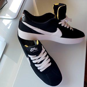 Nike Bruin React Skate Shoe Black Suede Size 9